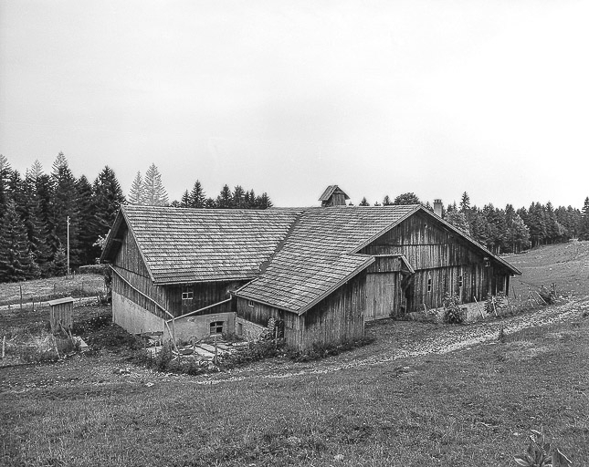 Façade postérieure. © Dominique Humbert / Région Bourgogne-Franche-Comté, Inventaire du patrimoine - 1976