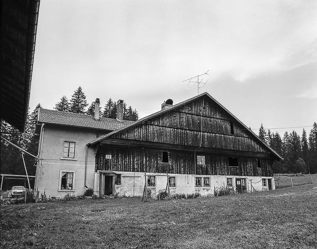 Façade antérieure. © Dominique Humbert / Région Bourgogne-Franche-Comté, Inventaire du patrimoine - 1976
