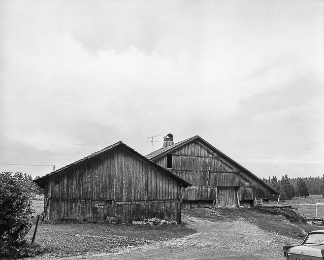 Façade postérieure. © Dominique Humbert / Région Bourgogne-Franche-Comté, Inventaire du patrimoine - 1976