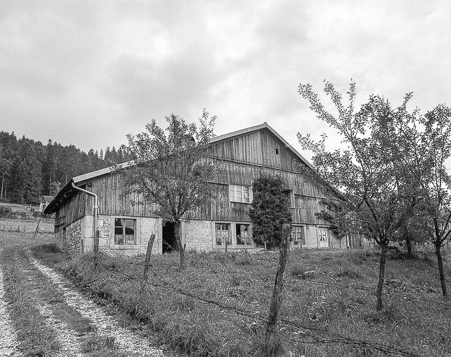 Façade antérieure. © Dominique Humbert / Région Bourgogne-Franche-Comté, Inventaire du patrimoine - 1976