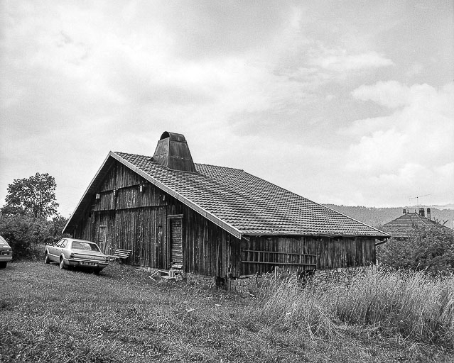 Façades postérieure et latérale gauche. © Dominique Humbert / Région Bourgogne-Franche-Comté, Inventaire du patrimoine - 1976
