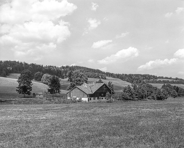 Ferme située au lieu-dit Les Bavonnots, cadastrée A1 94. © Dominique Humbert / Région Bourgogne-Franche-Comté, Inventaire du patrimoine - 1976