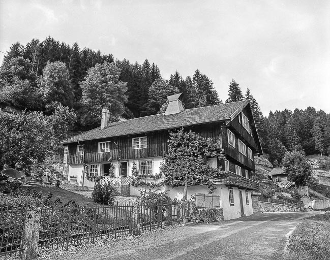 Vue d'ensemble. © Dominique Humbert / Région Bourgogne-Franche-Comté, Inventaire du patrimoine - 1976 Vue d'ensemble. © Dominique Humbert / Région Bourgogne-Franche-Comté, Inventaire du patrimoine - 1976