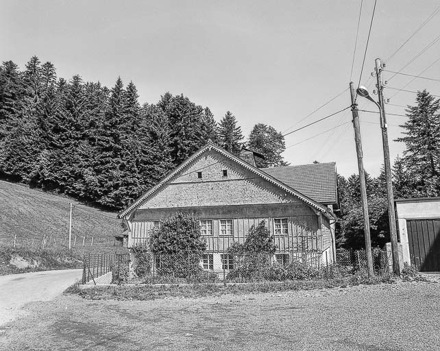 Ferme située au lieu-dit Le Chauffaud : façade latérale droite. © Dominique Humbert / Région Bourgogne-Franche-Comté, Inventaire du patrimoine - 1976