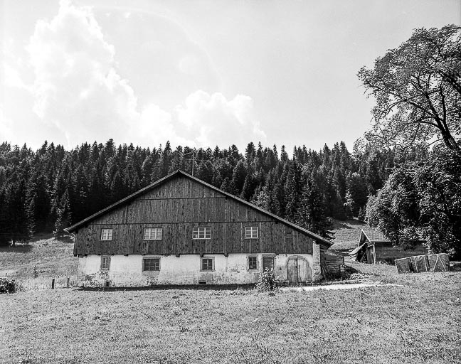 Ferme située au lieu-dit Ronde Sommette : façade antérieure. © Dominique Humbert / Région Bourgogne-Franche-Comté, Inventaire du patrimoine - 1976