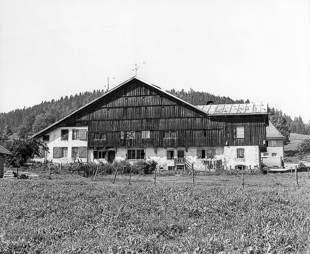 Façade antérieure. © Dominique Humbert / Région Bourgogne-Franche-Comté, Inventaire du patrimoine - 1976 Façade antérieure. © Dominique Humbert / Région Bourgogne-Franche-Comté, Inventaire du patrimoine - 1976