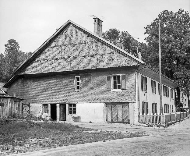 Vue d'ensemble. © Dominique Humbert / Région Bourgogne-Franche-Comté, Inventaire du patrimoine - 1976 Vue d'ensemble. © Dominique Humbert / Région Bourgogne-Franche-Comté, Inventaire du patrimoine - 1976
