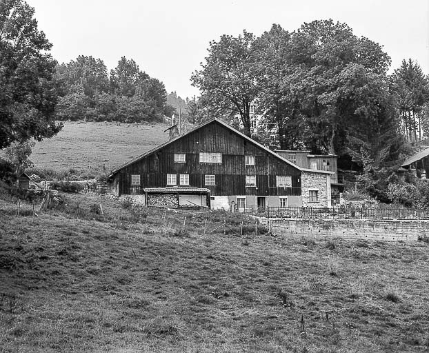 Grand'Combe Châteleur : façade antérieure. © Yves Sancey / Région Bourgogne-Franche-Comté, Inventaire du patrimoine - 1976