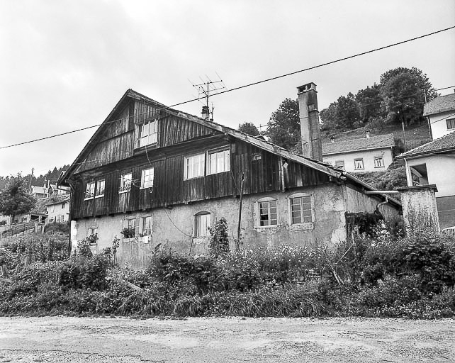 Ferme rue Sainte-Marie : façade postérieure © Dominique Humbert / Région Bourgogne-Franche-Comté, Inventaire du patrimoine - 1976