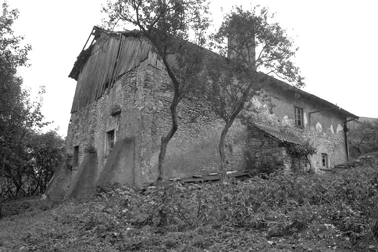 Ferme cadastrée 1972 AB 87, détruite après 1976 : façade postérieure et façade latérale gauche. © Gilbert Poinsot / Région Bourgogne-Franche-Comté, Inventaire du patrimoine - 1976