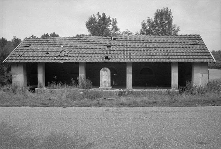Vue de face. © Gilbert Poinsot / Région Bourgogne-Franche-Comté, Inventaire du patrimoine - 1976 Vue de face. © Gilbert Poinsot / Région Bourgogne-Franche-Comté, Inventaire du patrimoine - 1976