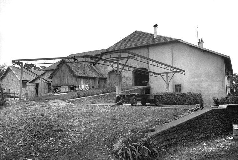 Ferme cadastrée 1965 ZL 69, située au lieudit Les Cloutiers : vue générale. © Gilbert Poinsot / Région Bourgogne-Franche-Comté, Inventaire du patrimoine - 1976