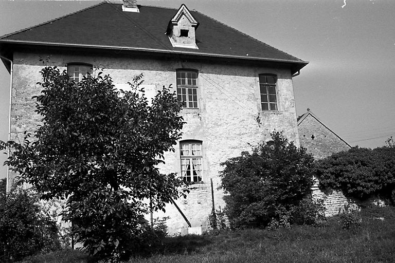 Façade postérieure. © Gilbert Poinsot / Région Bourgogne-Franche-Comté, Inventaire du patrimoine - 1976