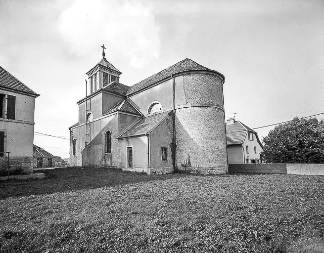 Chevet et face latérale droite. © Dominique Humbert / Région Bourgogne-Franche-Comté, Inventaire du patrimoine - 1976 Chevet et face latérale droite. © Dominique Humbert / Région Bourgogne-Franche-Comté, Inventaire du patrimoine - 1976
