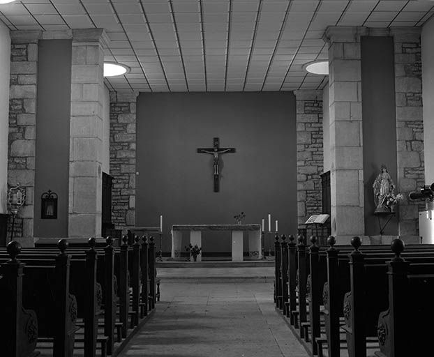 Intérieur : le choeur vu depuis l'entrée. © Yves Sancey / Région Bourgogne-Franche-Comté, Inventaire du patrimoine - 1976 Intérieur : le choeur vu depuis l'entrée. © Yves Sancey / Région Bourgogne-Franche-Comté, Inventaire du patrimoine - 1976