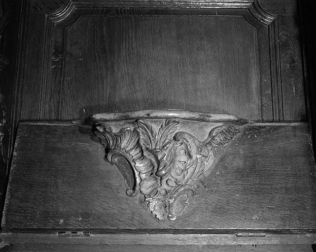 Miséricorde : motif rocaille. © Bernard Lardière / Région Bourgogne-Franche-Comté, Inventaire du patrimoine - 1976