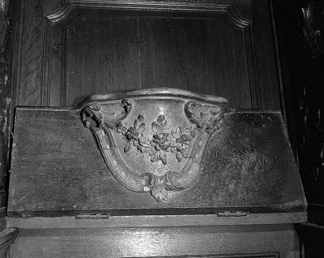 Miséricorde : guirlande de roses. © Bernard Lardière / Région Bourgogne-Franche-Comté, Inventaire du patrimoine - 1976