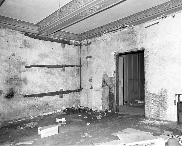 Intérieur : détail de l'angle d'une pièce. © Yves Sancey / Région Bourgogne-Franche-Comté, Inventaire du patrimoine - 1976