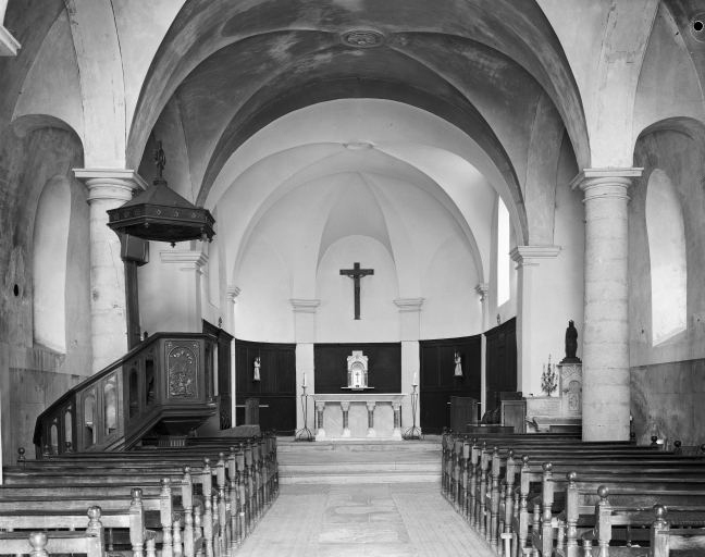 La nef et le choeur vus depuis l'entrée. © Yves Sancey / Région Bourgogne-Franche-Comté, Inventaire du patrimoine - 1976