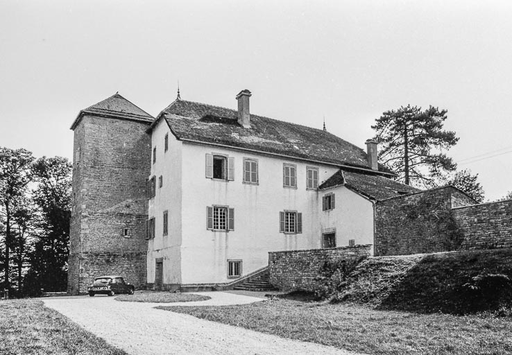 Façade sud. © Bernard Pontefract / Région Bourgogne-Franche-Comté, Inventaire du patrimoine - 1976