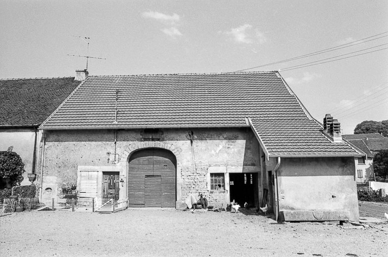 Ferme cadastrée D2 214 : façade antérieure. © Bernard Pontefract / Région Bourgogne-Franche-Comté, Inventaire du patrimoine - 1976
