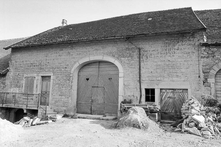 Ferme cadastrée D2 283 : façade antérieure. © Bernard Pontefract / Région Bourgogne-Franche-Comté, Inventaire du patrimoine - 1976