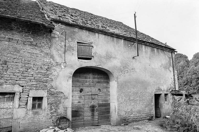 Façade antérieure. © Bernard Pontefract / Région Bourgogne-Franche-Comté, Inventaire du patrimoine - 1976