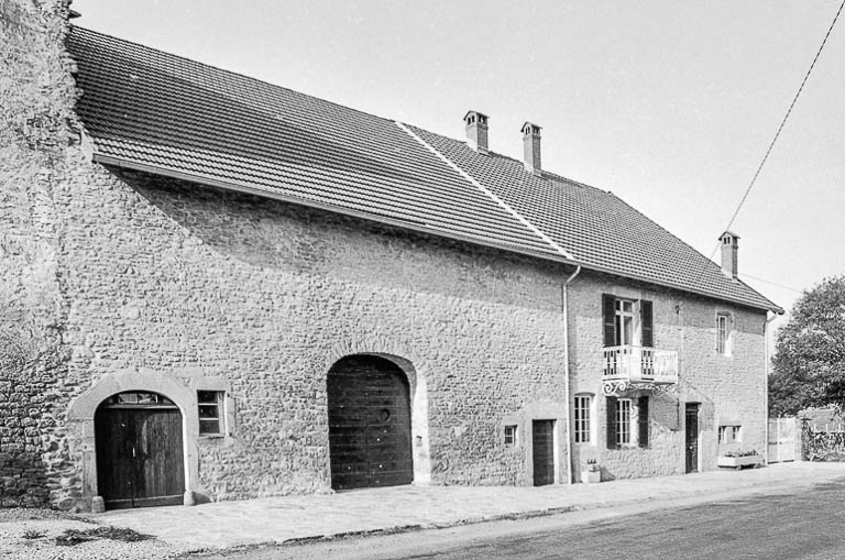 Ferme cadastrée A3 218 : façade antérieure. © Bernard Pontefract / Région Bourgogne-Franche-Comté, Inventaire du patrimoine - 1976