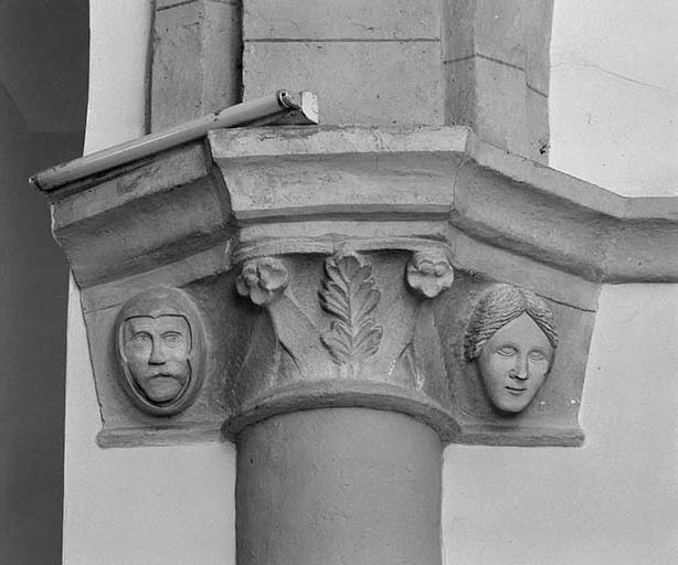 Intérieur : nef, 1er chapiteau droit. © Yves Sancey / Région Bourgogne-Franche-Comté, Inventaire du patrimoine - 1976