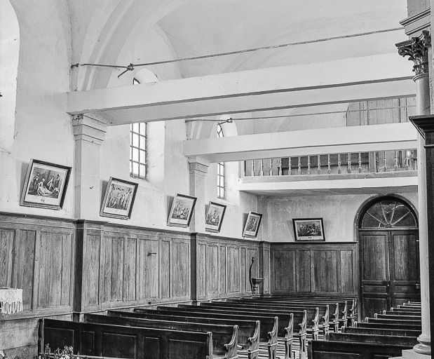 Intérieur : nef et mur latéral droit. © Yves Sancey / Région Bourgogne-Franche-Comté, Inventaire du patrimoine - 1976
