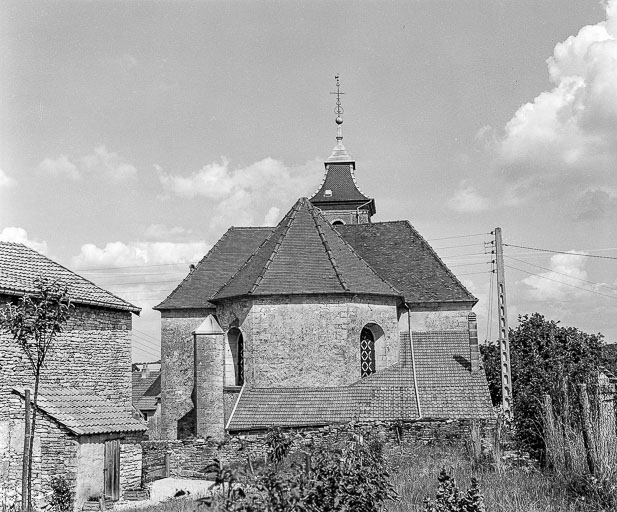 Choeur et toit de la sacristie. © Yves Sancey / Région Bourgogne-Franche-Comté, Inventaire du patrimoine - 1976