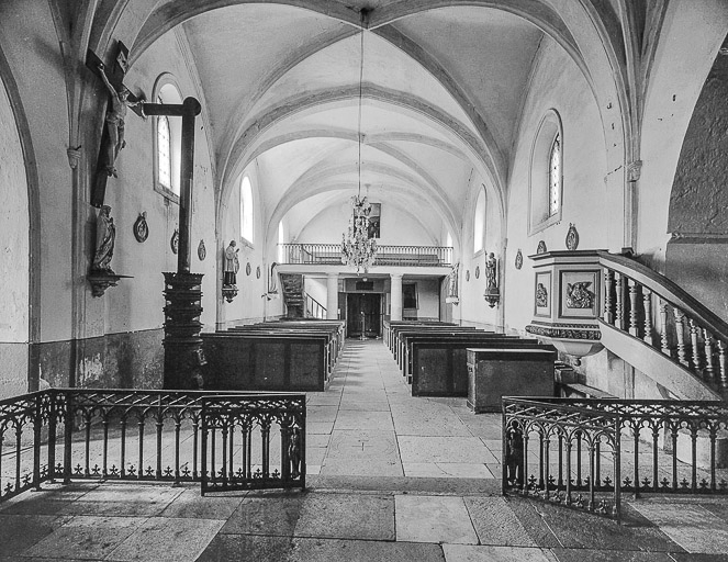 Vue de la nef depuis le choeur. © Bernard Lardière / Région Bourgogne-Franche-Comté, Inventaire du patrimoine - 1976