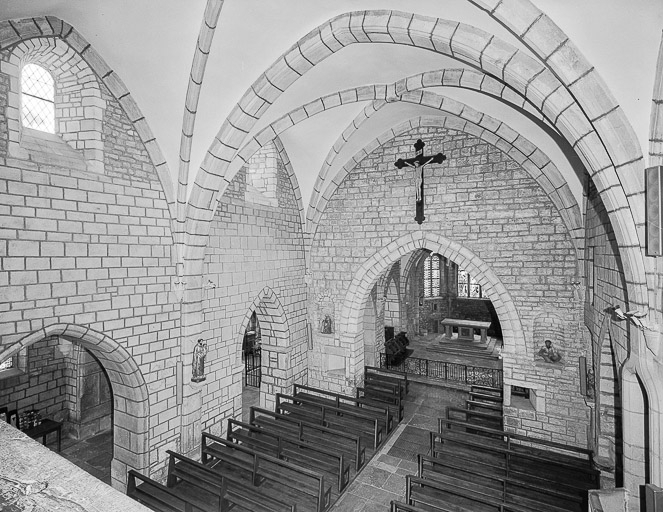 Vue de la nef. © Bernard Lardière / Région Bourgogne-Franche-Comté, Inventaire du patrimoine - 1976