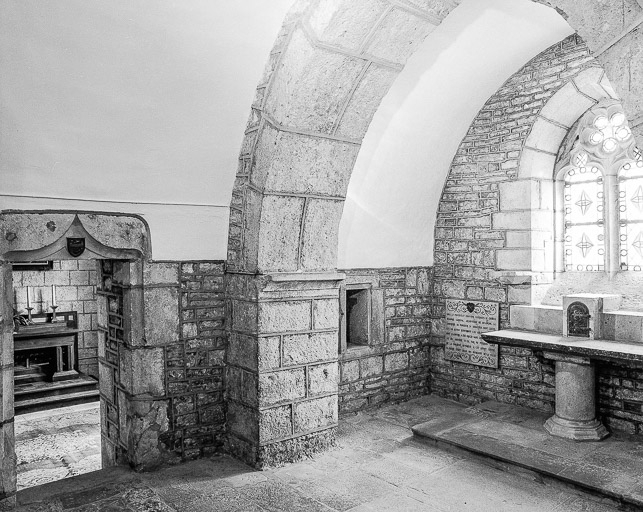 Ancienne chapelle Saint-Sébastien, bas côté droit, deuxième travée. © Bernard Lardière / Région Bourgogne-Franche-Comté, Inventaire du patrimoine - 1976