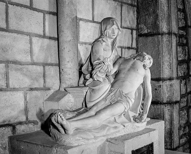 Vue de trois quarts droit. © Bernard Lardière / Région Bourgogne-Franche-Comté, Inventaire du patrimoine - 1976