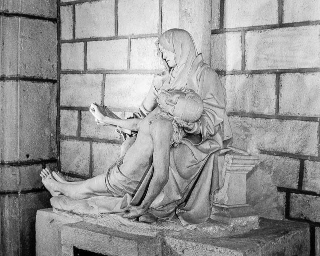 Vue de trois quarts gauche. © Bernard Lardière / Région Bourgogne-Franche-Comté, Inventaire du patrimoine - 1976