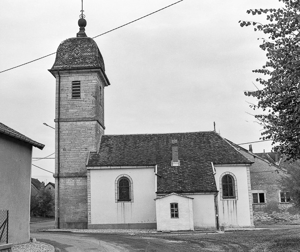 Extérieur : façade latérale droite. © Yves Sancey / Région Bourgogne-Franche-Comté, Inventaire du patrimoine - 1976