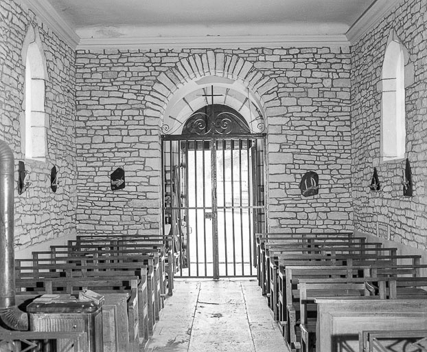 Intérieur : nef vue du coeur. © Yves Sancey / Région Bourgogne-Franche-Comté, Inventaire du patrimoine - 1976