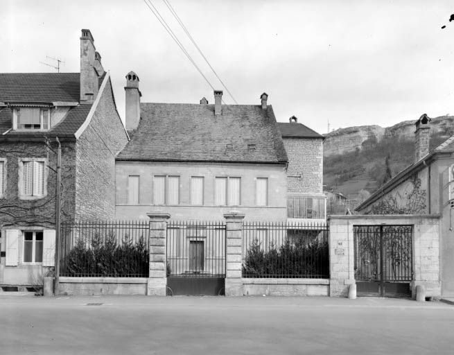 Façade antérieure. © Yves Sancey / Région Bourgogne-Franche-Comté, Inventaire du patrimoine - 1977