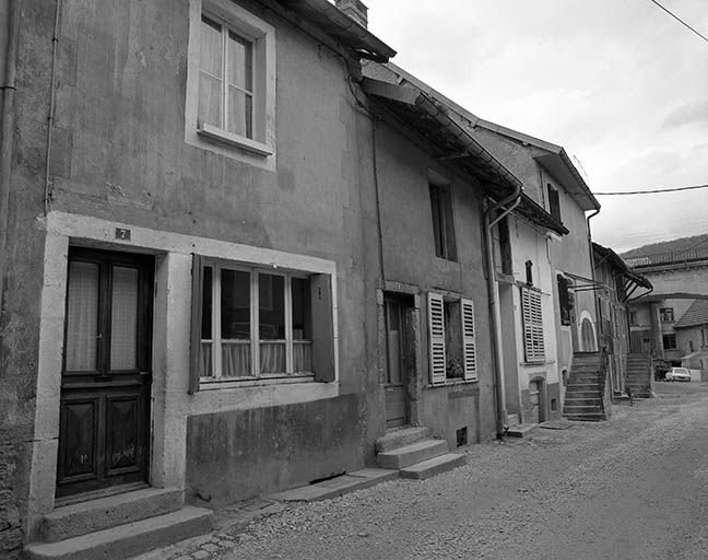 Maisons 7 à 13 rue des Martinets : vue générale. © Yves Sancey / Région Bourgogne-Franche-Comté, Inventaire du patrimoine - 1977