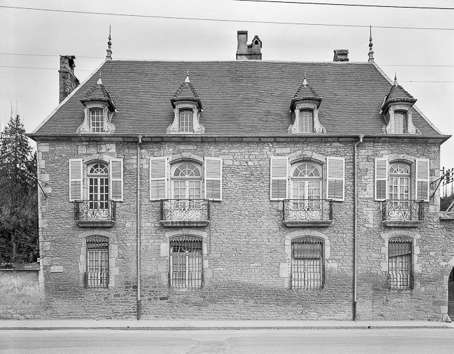 Façade antérieure. © Yves Sancey / Région Bourgogne-Franche-Comté, Inventaire du patrimoine - 1977