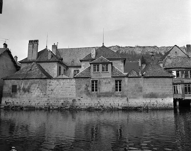 Façade postérieure. © Yves Sancey / Région Bourgogne-Franche-Comté, Inventaire du patrimoine - 1977 Façade postérieure. © Yves Sancey / Région Bourgogne-Franche-Comté, Inventaire du patrimoine - 1977