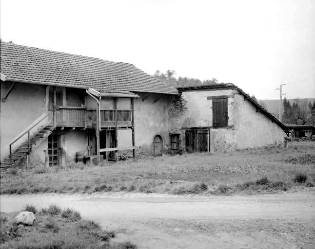 Maison située 9 rue du Viaduc. © Yves Sancey / Région Bourgogne-Franche-Comté, Inventaire du patrimoine - 1977