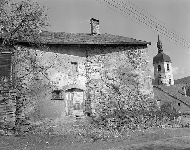 Maison 4 rue du Vieux-Seult : façade latérale gauche. © Yves Sancey / Région Bourgogne-Franche-Comté, Inventaire du patrimoine - 1977