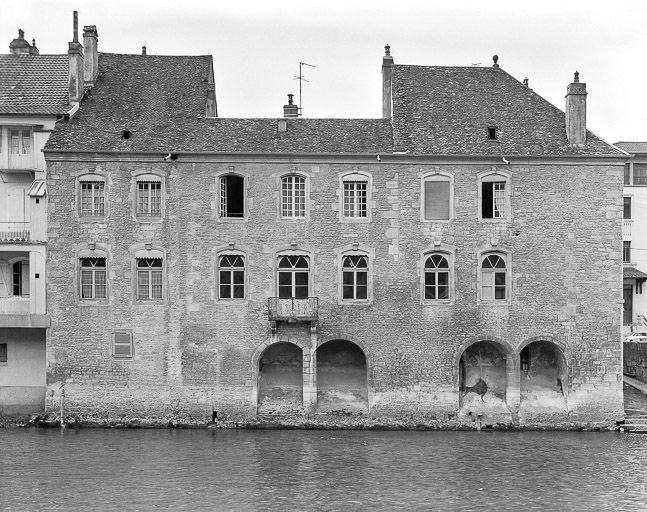 Façade postérieure. © Yves Sancey / Région Bourgogne-Franche-Comté, Inventaire du patrimoine - 1977