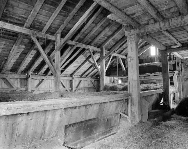 Charpente vue de l'aire de roulage. © Yves Sancey / Région Bourgogne-Franche-Comté, Inventaire du patrimoine - 1977 Charpente vue de l'aire de roulage. © Yves Sancey / Région Bourgogne-Franche-Comté, Inventaire du patrimoine - 1977