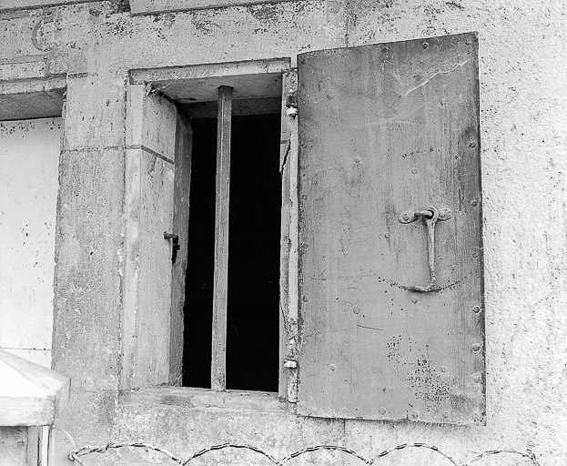 Façade antérieure : volet ouvert de la voûte. © Yves Sancey / Région Bourgogne-Franche-Comté, Inventaire du patrimoine - 1977