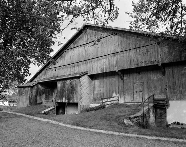 Façade postérieure. © Yves Sancey / Région Bourgogne-Franche-Comté, Inventaire du patrimoine - 1977