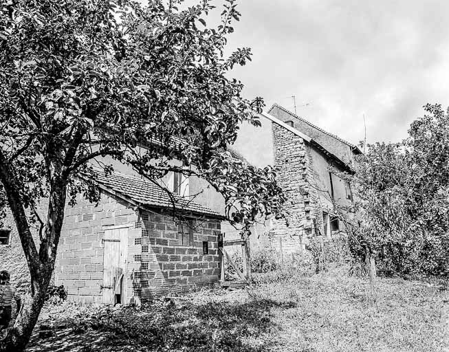 Façade postérieure. © Dominique Dominguez / Région Bourgogne-Franche-Comté, Inventaire du patrimoine - 1977