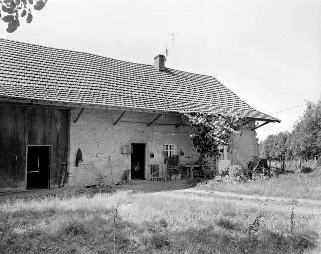 Façade antérieure. © Dominique Dominguez / Région Bourgogne-Franche-Comté, Inventaire du patrimoine - 1977